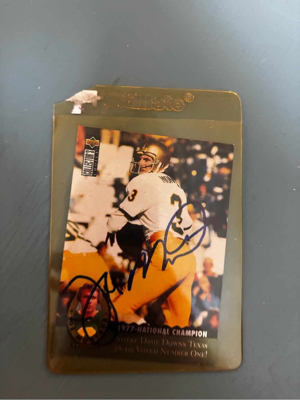 Signed Joe Montana University of Notre Dame Football Trading Card